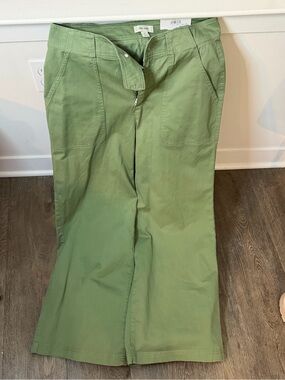 NWT ON 34th Green High Rise Wide Leg Utility Pants Size 10